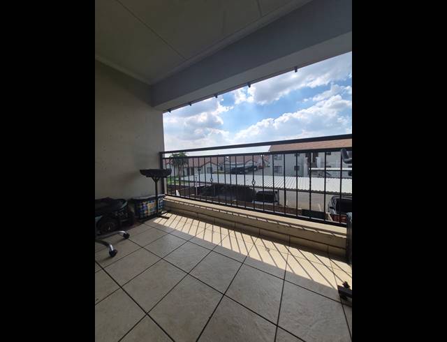 2 BEDROOM APARTMENT FOR SALE IN PARKRAND
